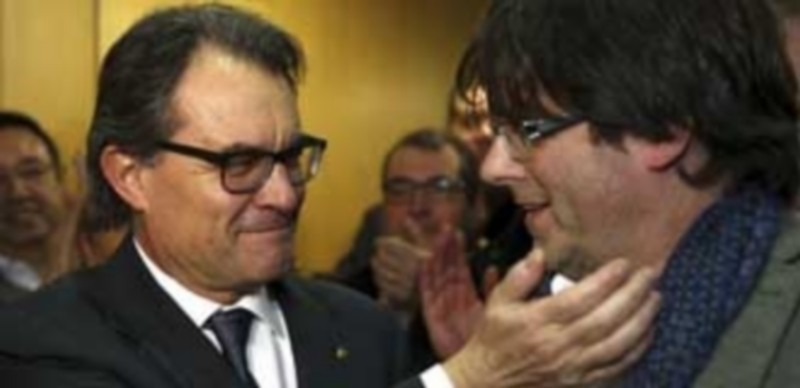 JxSí y la CUP acuerdan el adiós de Mas y la investidura de Puigdemont 1 El presidente catalán en funciones