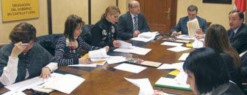 Alejo preside la reunión con diferentes asociaciones de autónomos. / Ical