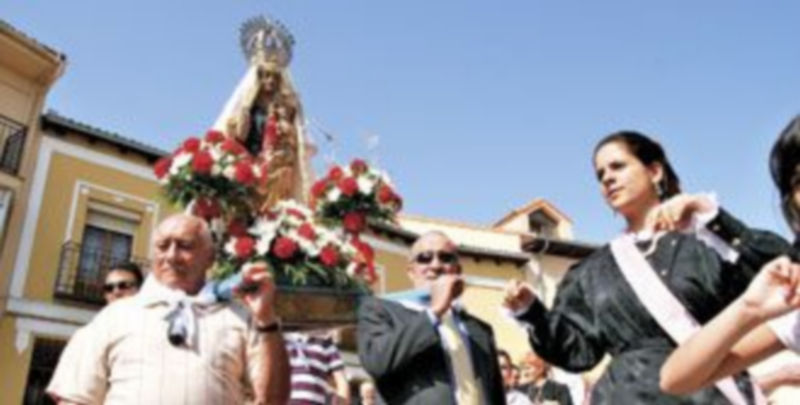 Los vecinos del barrio y de la villa acompañarán a la imagen durante la procesión. / Gabriel Gómez