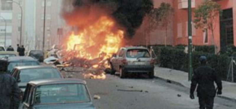 ETA ponía fin a una de sus treguas con esta bomba en Madrid en el año 2000. / EFE