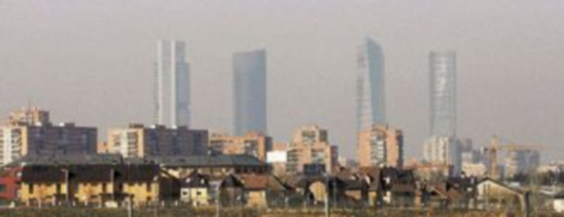 Los elevados índices de contaminación en Madrid han desatado las alarmas y el debate entre los grupos ecologistas y los partidos políticos. / Efe