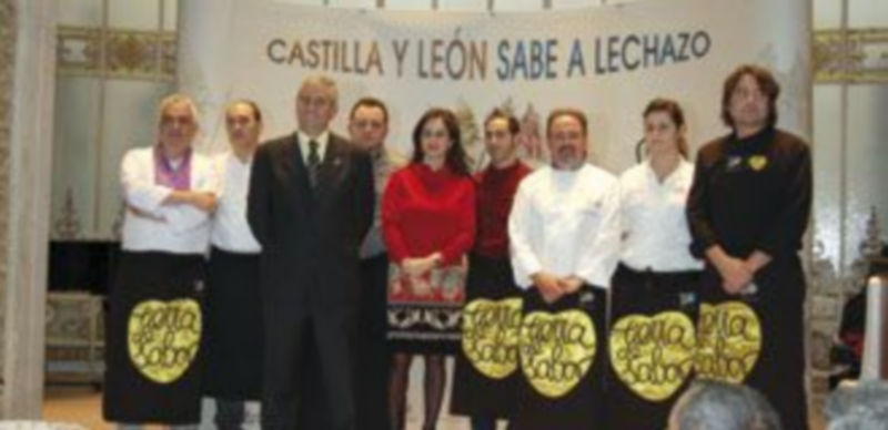 La consejera Silvia Clemente junto a algunos de los participantes en el acto celebrado en Madrid. / El Adelantado