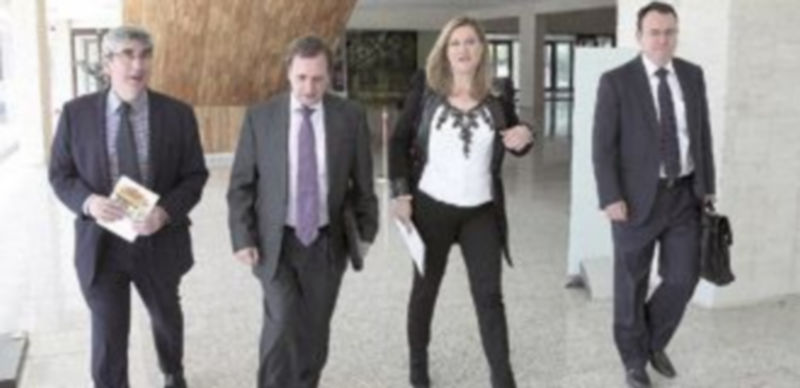 Del Olmo exige que la flexibilización para cumplir el déficit sea equitativa 1 Del Olmo junto al director general de Tributos