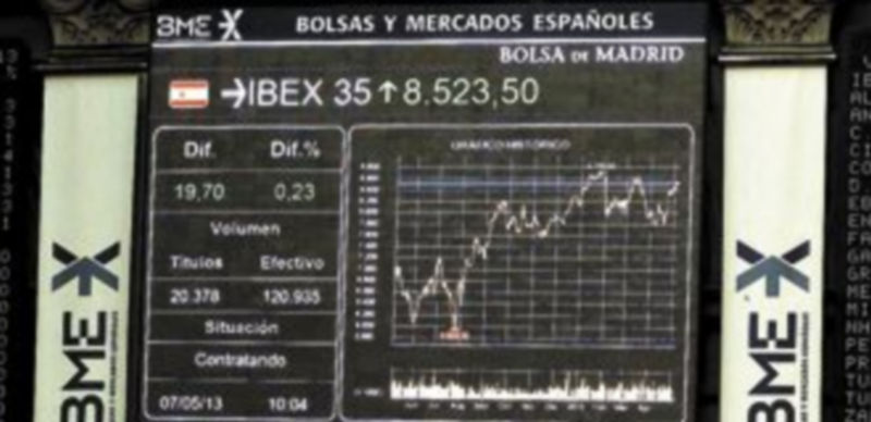 Panel de la Bolsa de Madrid que indica la situación del índice español. / J. Lizón (Efe)