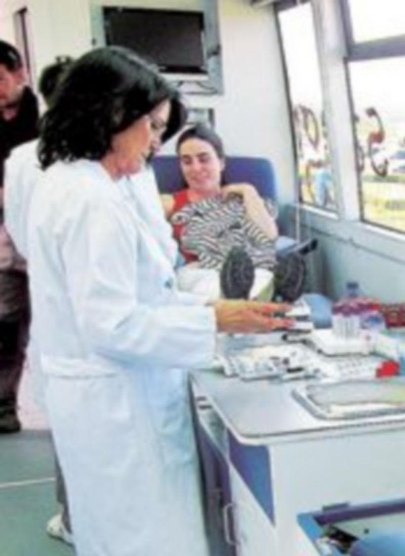 BBVA apoya la labor social de los Donantes de Sangre 1 Los jóvenes participan en las campañas de donación de sangre. E. A.