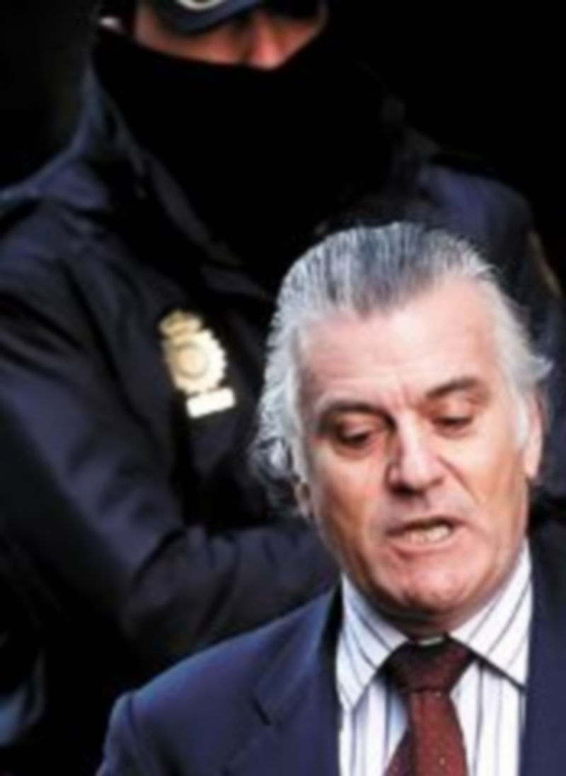 El extesorero del PP Luis Bárcenas saliendo de la Audiencia. / Reuters (J. Medina)