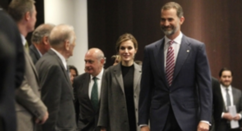 El rey Felipe VI junto a su esposa doña Letizia durante un acto reciente. / Efe