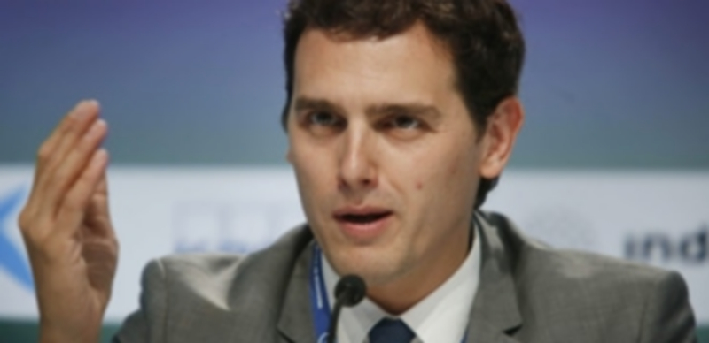 Rajoy y Sánchez negocian el nuevo mapa postelectoral con Rivera 1 El líder de Ciudadanos