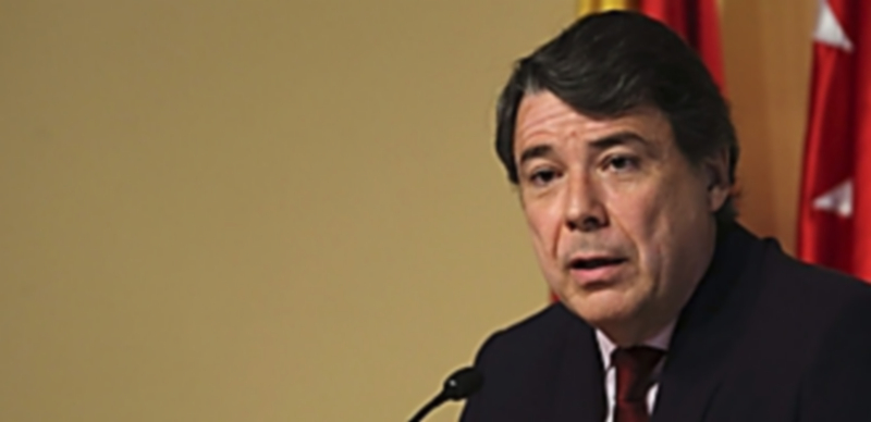 El presidente de la Comunidad de Madrid durante la rueda de prensa convocada de urgencia el pasado lunes. / EFE