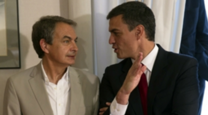 Pedro Sánchez (d) junto al expresidente del Gobierno