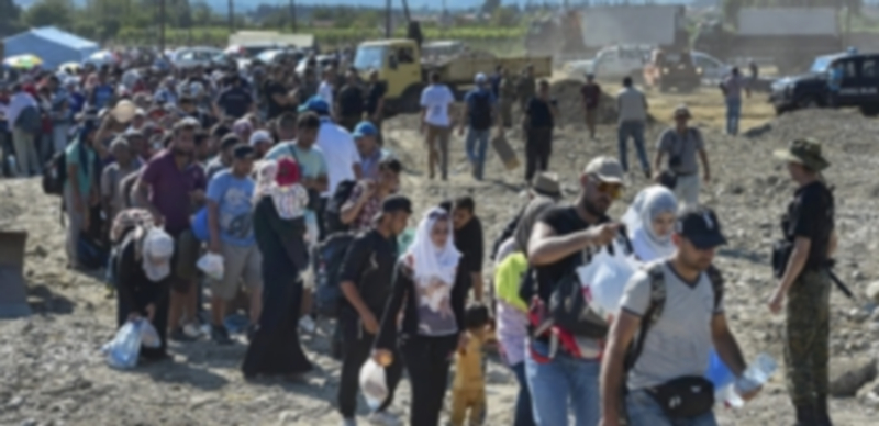 En las últimas semanas han llegado diariamente entre 1.500 y 2.000 personas a la localidad macedonia de Gevgelija. / EFE