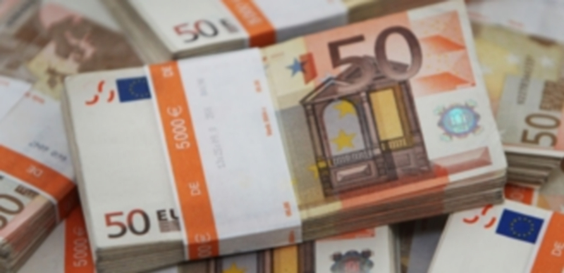 Los expertos pronostican que la economía española frenará en 2016 1 Los expertos y empresarios sitúan el crecimiento medio para el próximo año en el 2