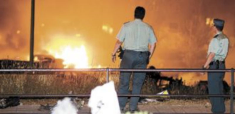 La aplicación de ‘lesa humanidad’ a actos terroristas como el atentado contra la casa cuartel de Burgos permitiría que estos delitos no prescribiesen.  / Alberto Rodrigo