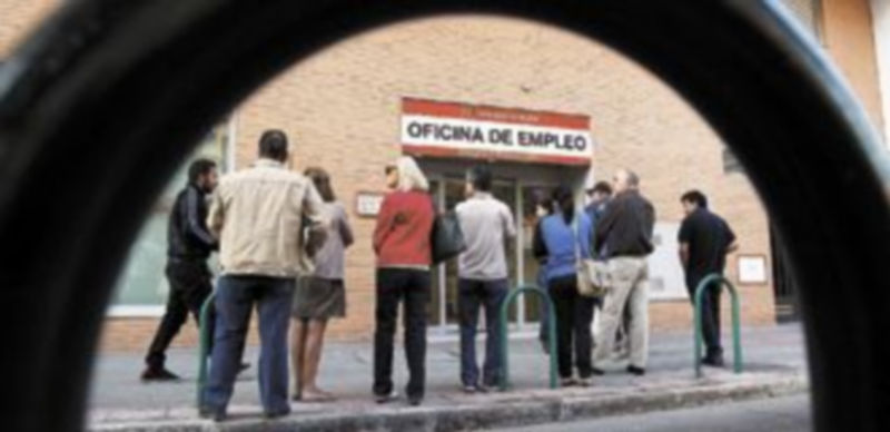 Los desempleados de entre 35 y 44 años son los que concentran un mayor porcentaje de ciudadanos que desecharía un trabajo por menos de 1.000 euros. / Reuters