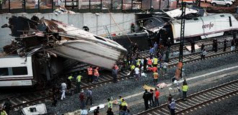 Imagen del tren que descarriló el pasado miércoles cerca de Santiago de Compostela. / Ical