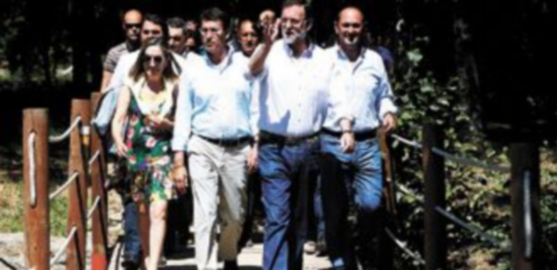 Mariano Rajoy aprovechó sus últimas horas en la provincia de Pontevedra para pasear junto a amigos