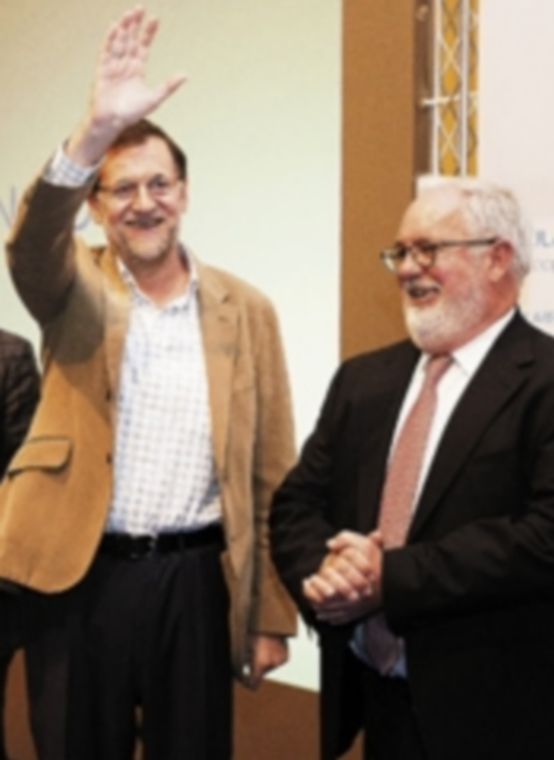 El jefe del Ejecutivo subrayó el hecho de que Cañete hubiese trabajado en Bruselas durante 14 años.