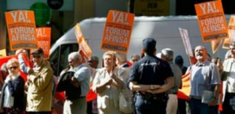 Varios de los afectados por la estafa de Fórum Filatélico y Afinsa