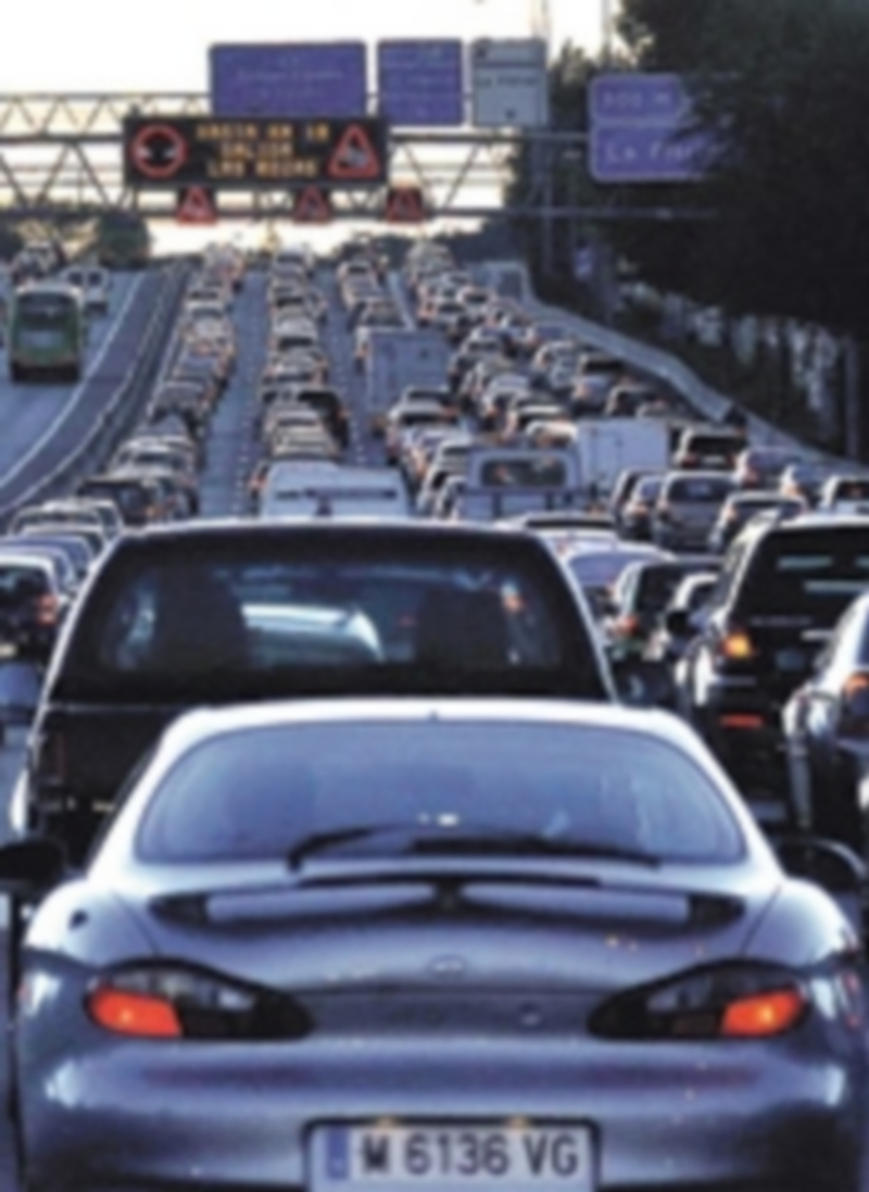 El sector del automovilismo es uno de los que más empleos creará. / Juan Martín