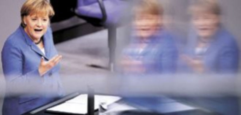 La canciller alemana se había mostrado implacable hasta ahora con la decisión de que el fondo comprara bonos de deuda de los países en crisis. / Efe