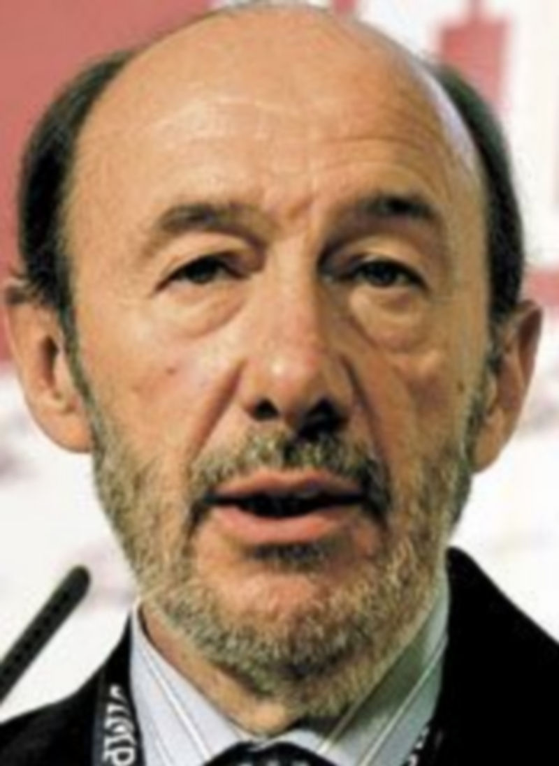 El candidato del PSOE a la Presidencia del Gobierno considera que los organismos provinciales forman parte de «una estructura del siglo XIX». / Efe