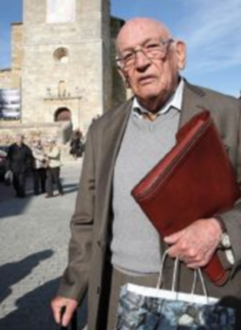 El académico Rodríguez Adrados