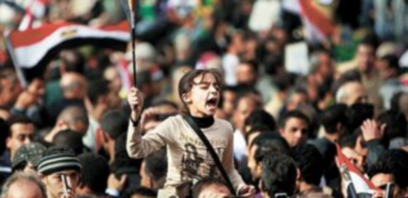 En las calles de El Cairo prosiguen las manifestaciones y enfrentamientos entre los seguidores de Mursi y la Policía. / Reuters