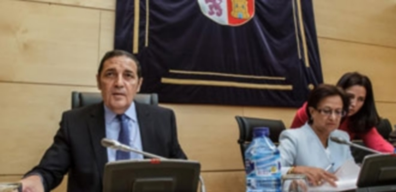 Sanidad creará un plan de cuidados paliativos y otro para las urgencias 1 El consejero de Sanidad