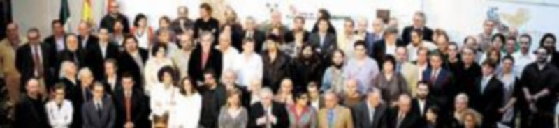 María José Salgueiro posa junto a los escritores asistentes a la presentación de la programación de la Feria Internacional del Libro de Guadalajara. / Ical