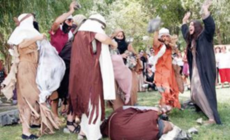 Zeréia representó una lapidación basada en la película “La vida de Brian”./ Gabriel Gómez