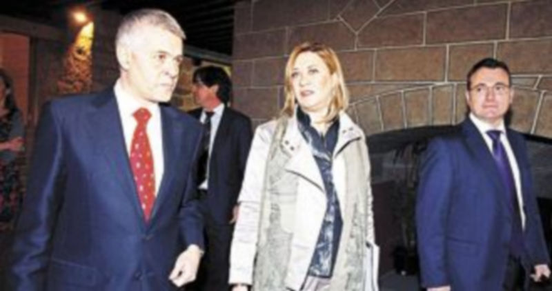 (De i. a d.) El delegado territorial