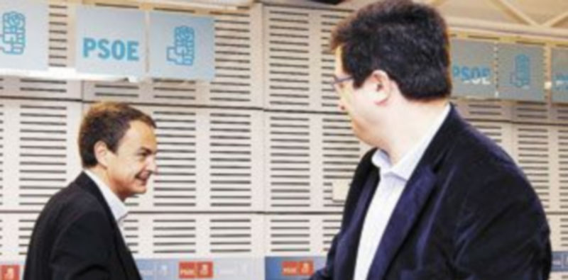 López saluda a Rodríguez Zapatero en una reunión mantenida en Madrid hace escasos meses. / Ical