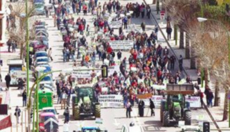 Un grupo de agricultores