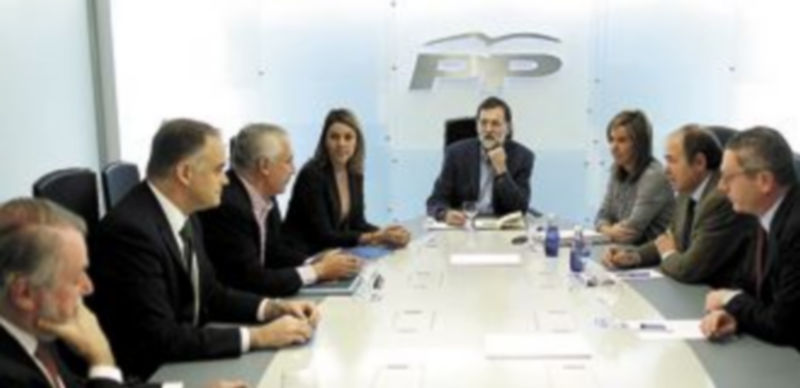 Los ‘populares’ evitaron hablar del encuentro celebrado ayer por los miembros del ‘maitines’ del grupo conservador. / Efe.
