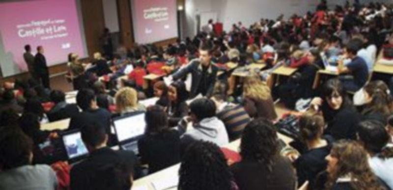 Presentación de un programa para la enseñanza del español en el extranjero a profesores universitarios de Valladolid. / Ical.