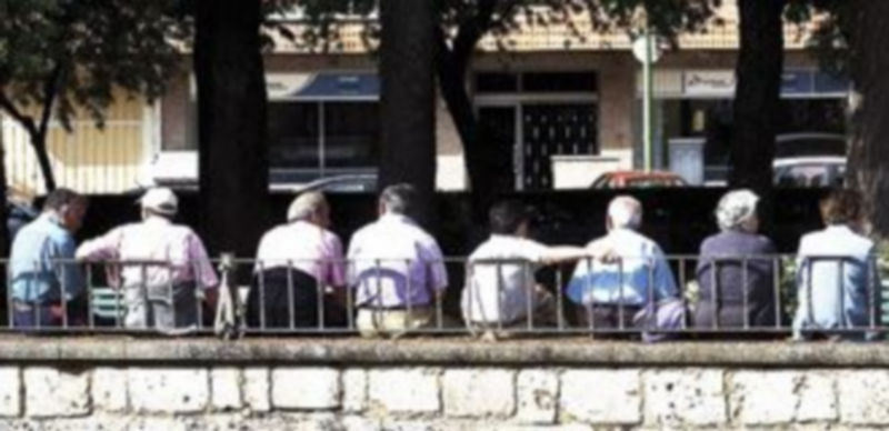 Las personas que pasan de los 50 años constituyen la mayoría del colectivo que ha formalizado en los últimos años el documento de instrucciones previas. / Alberto Rodrigo