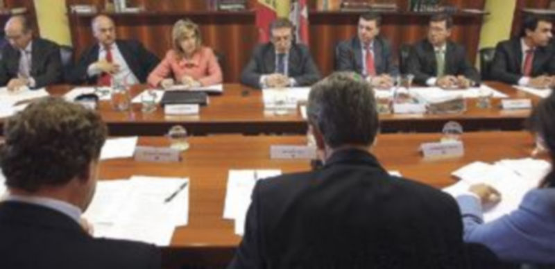 La Junta presenta «el esqueleto» de la ley de ordenación territorial 1 El consejero de la Presidencia