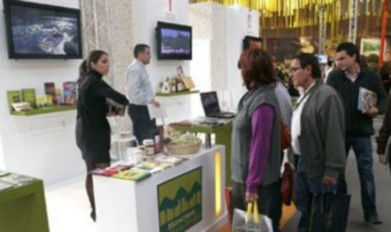 Espacio de Honorse Tierra de Pinares en la edición de Intur de 2009 dentro del Patronato de Turismo./Gabriel Gómez