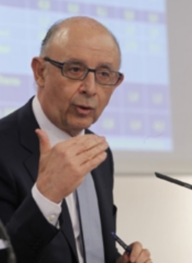 España se endeudará 630 millones para hacer frente a la paga extra 1 El ministro de Hacienda y Administraciones Públicas