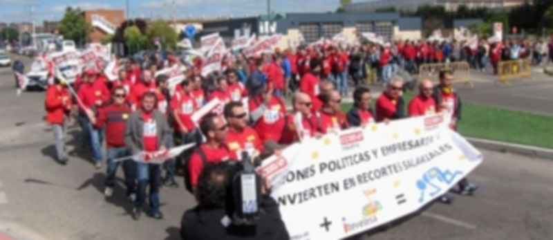 Los trabajadores de Itevelesa recorrieron varias calles de la capital vallisoletana en protesta por su situación laboral. / E.P.