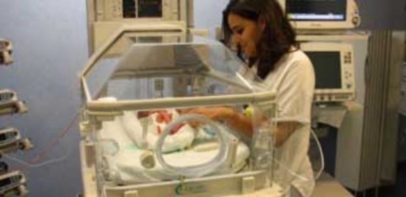 Los titulados en Enfermería e Ingeniería son los más solicitados. / Europa Press