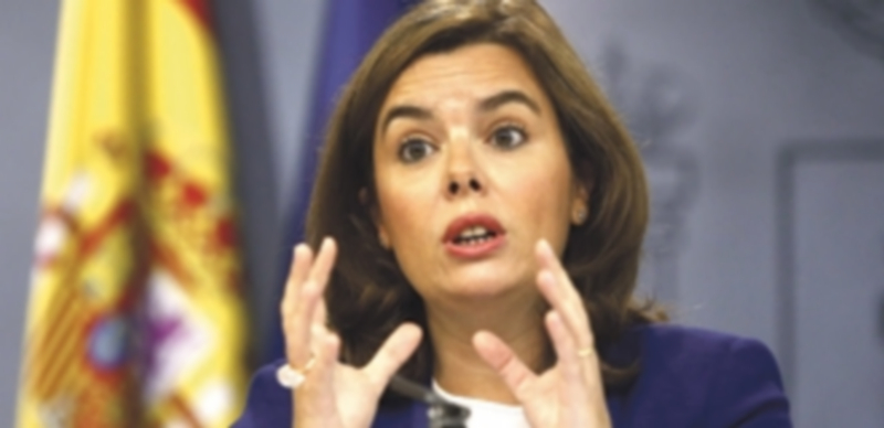 El Gobierno pide a Mas no seguir por el camino de la desobediencia 1 La vicepresidenta del Gobierno