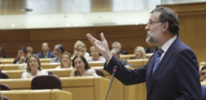 Rajoy aprovechó su intervención en el Senado para recordar las contradicciones del PSOE con respecto a Podemos. / Efe