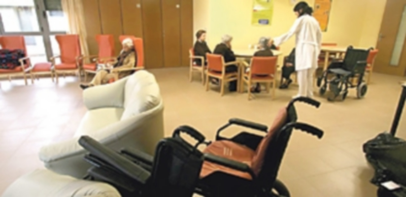 Los ‘populares’ consideran necesario seguir avanzando en la mejora del sistema de atención a la dependencia. /EFE