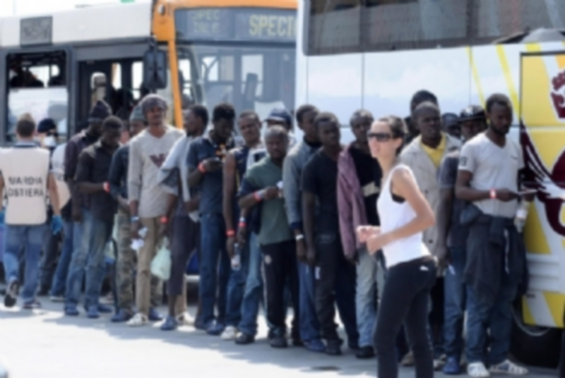 Las oleadas de inmigrantes a las costas de la Unión Europea son una constante por los conflictos de Libia y Siria. / EFE