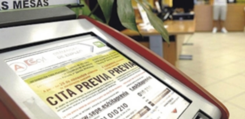 España registra un total de 898.133 demandantes de empleo que en la actualidad cuentan con un puesto de trabajo. / E.P