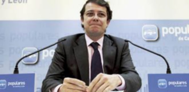 Alfonso Fernández Mañueco informa sobre la cita del XVII Congreso Nacional y la presencia del PP autonómico. /ICAL