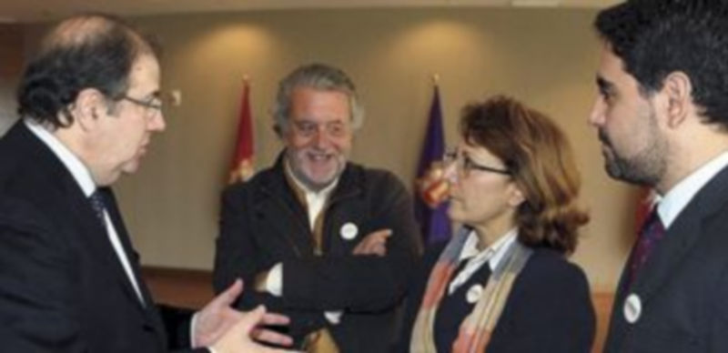 Herrera conversa con la presidenta de la FAPE