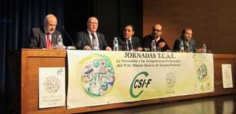 Sáez Aguado afirma que las plazas de enfermería se convocarán pronto 1 Sáez Aguado (c) junto al presidente regional de CSI-F