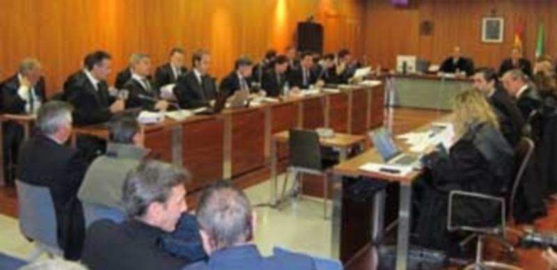 Muñoz y Roca se enfrentan a diez años de prisión por irregularidades urbanísticas 1 Roca y Muñoz volverán al banquillo de los acusados. / Europa Press